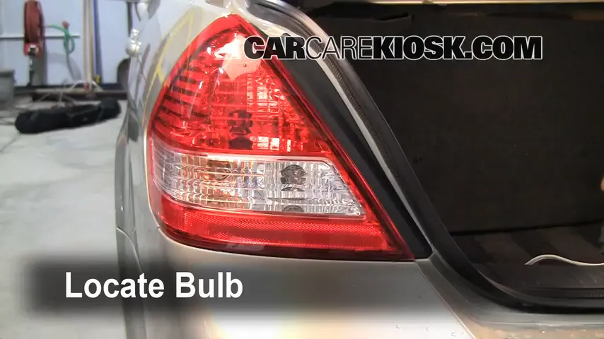 2008 Nissan Versa S 1.8L 4 Cyl. Sedan Lights